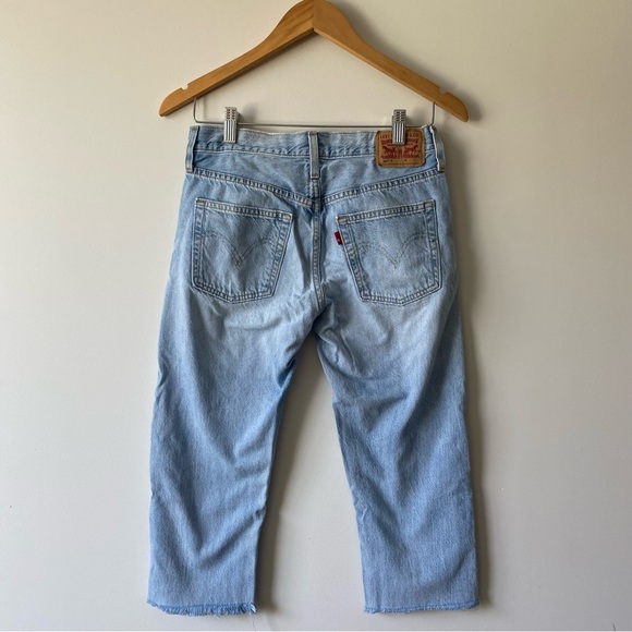 Levi’s 501 25x28 Slim Taper Light Wash Distressed Cut Off Button Fly Crop - Picture 2 of 14